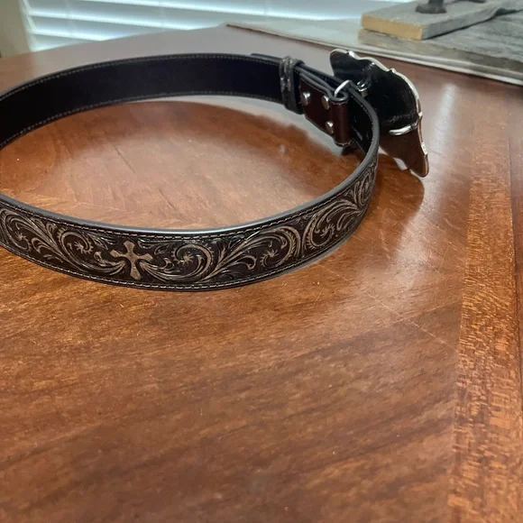 NOCONA Womans Brown Cross Embossed Buckle Western Leather Belt